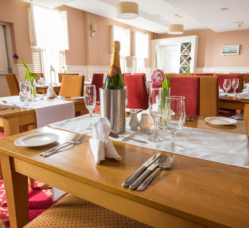 Downings Bay Hotel Extérieur photo